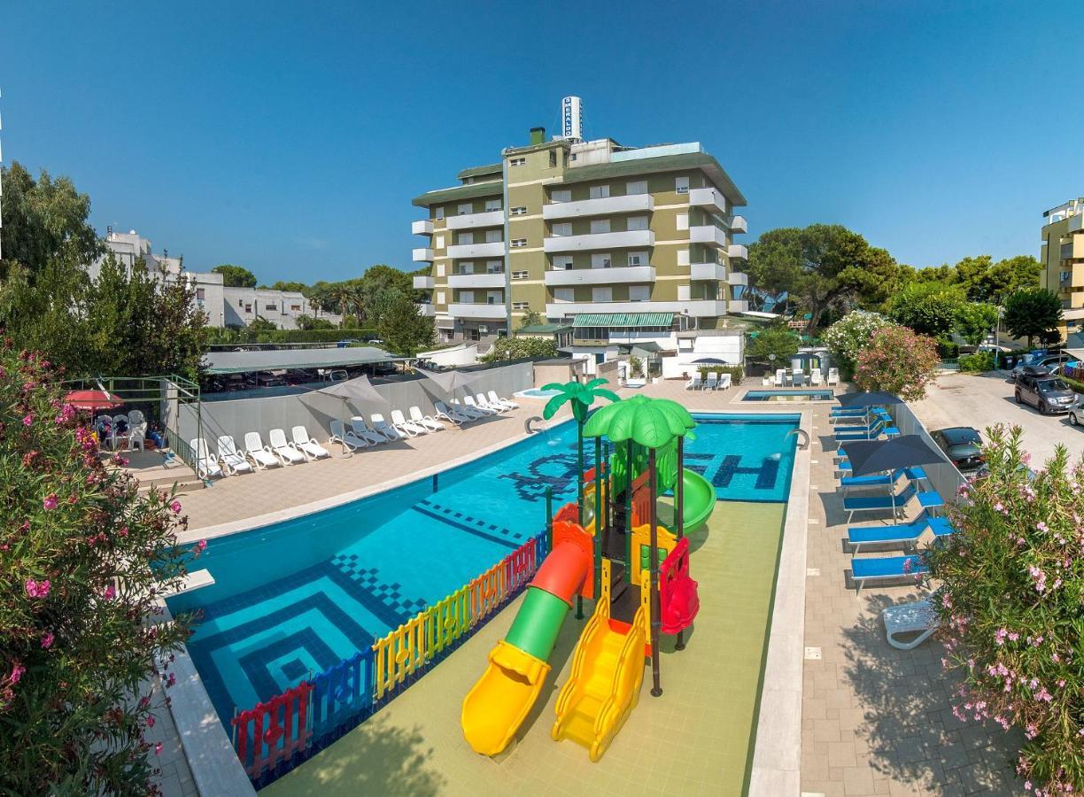 Hotel Smeraldo Giulianova Exterior photo