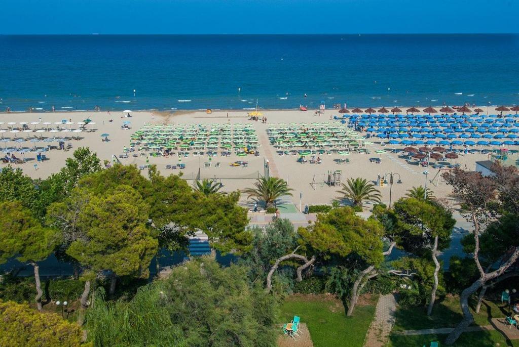 Hotel Smeraldo Giulianova Exterior photo