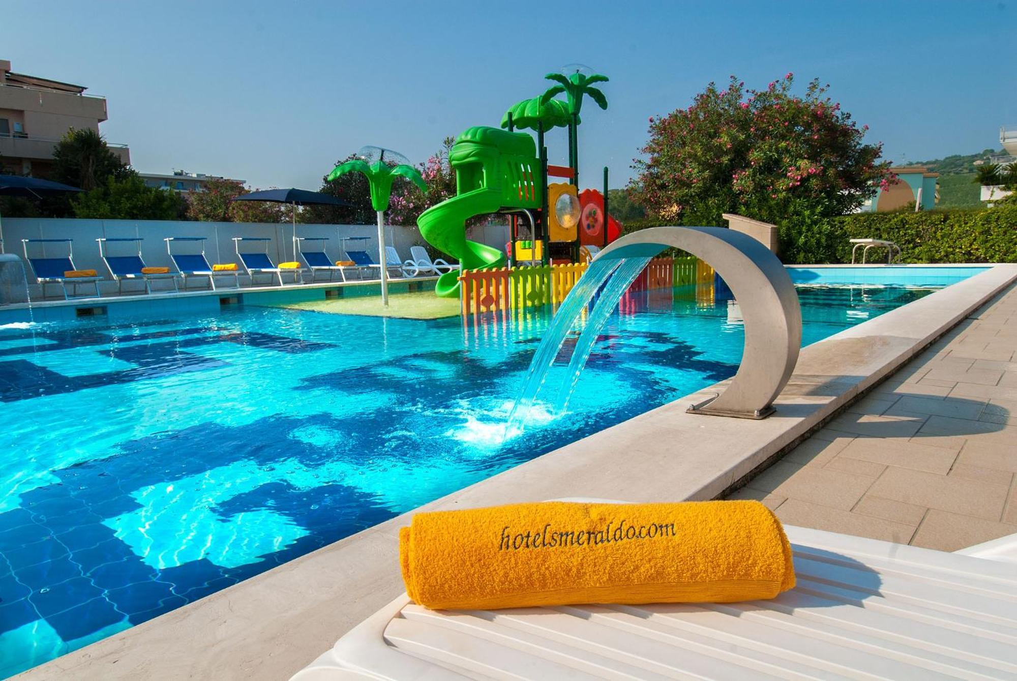 Hotel Smeraldo Giulianova Exterior photo