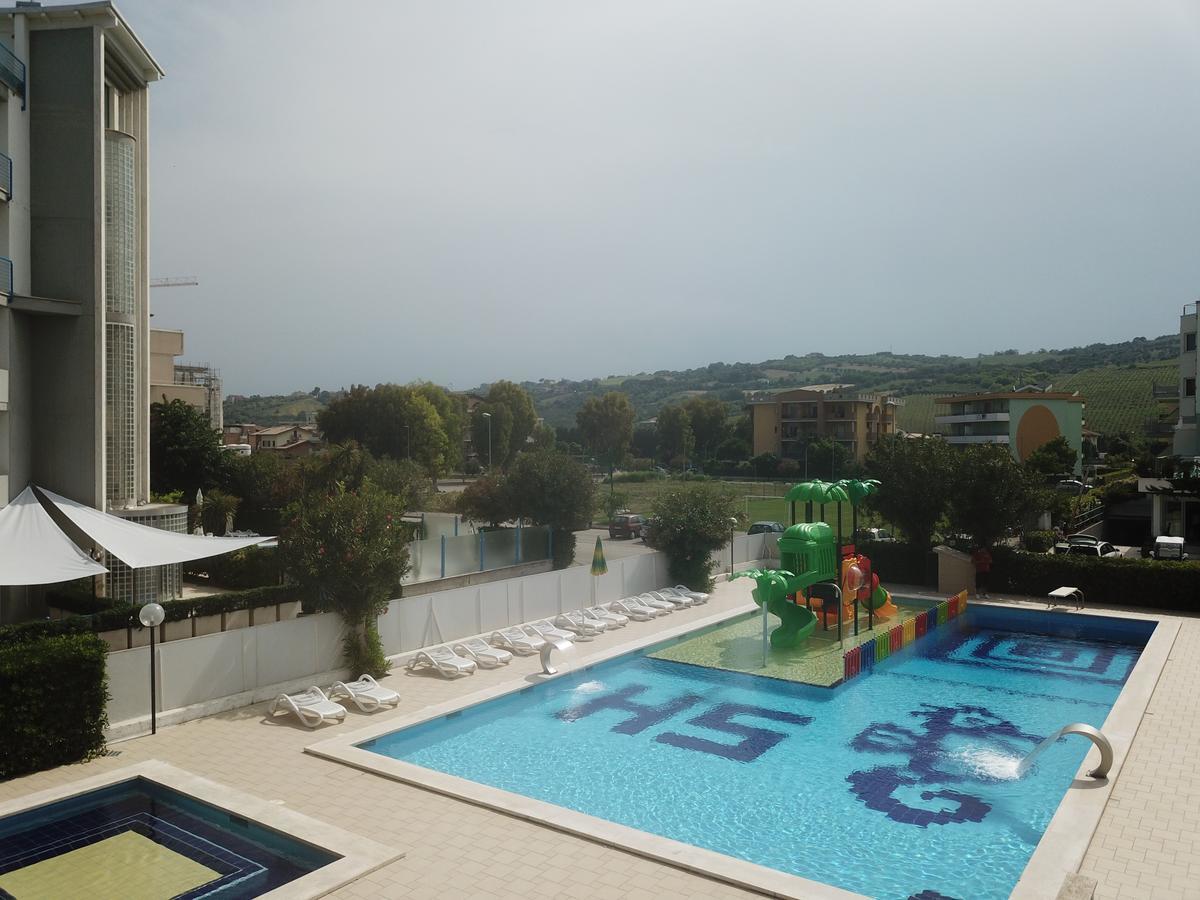 Hotel Smeraldo Giulianova Exterior photo